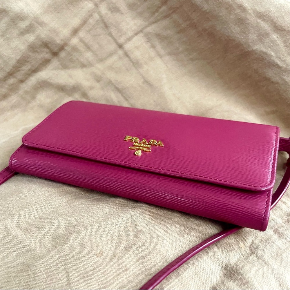 Prada Pink Saffiano Leather Fuschia Vitello Move Crossbody Wallet Bag - Picture 2 of 5